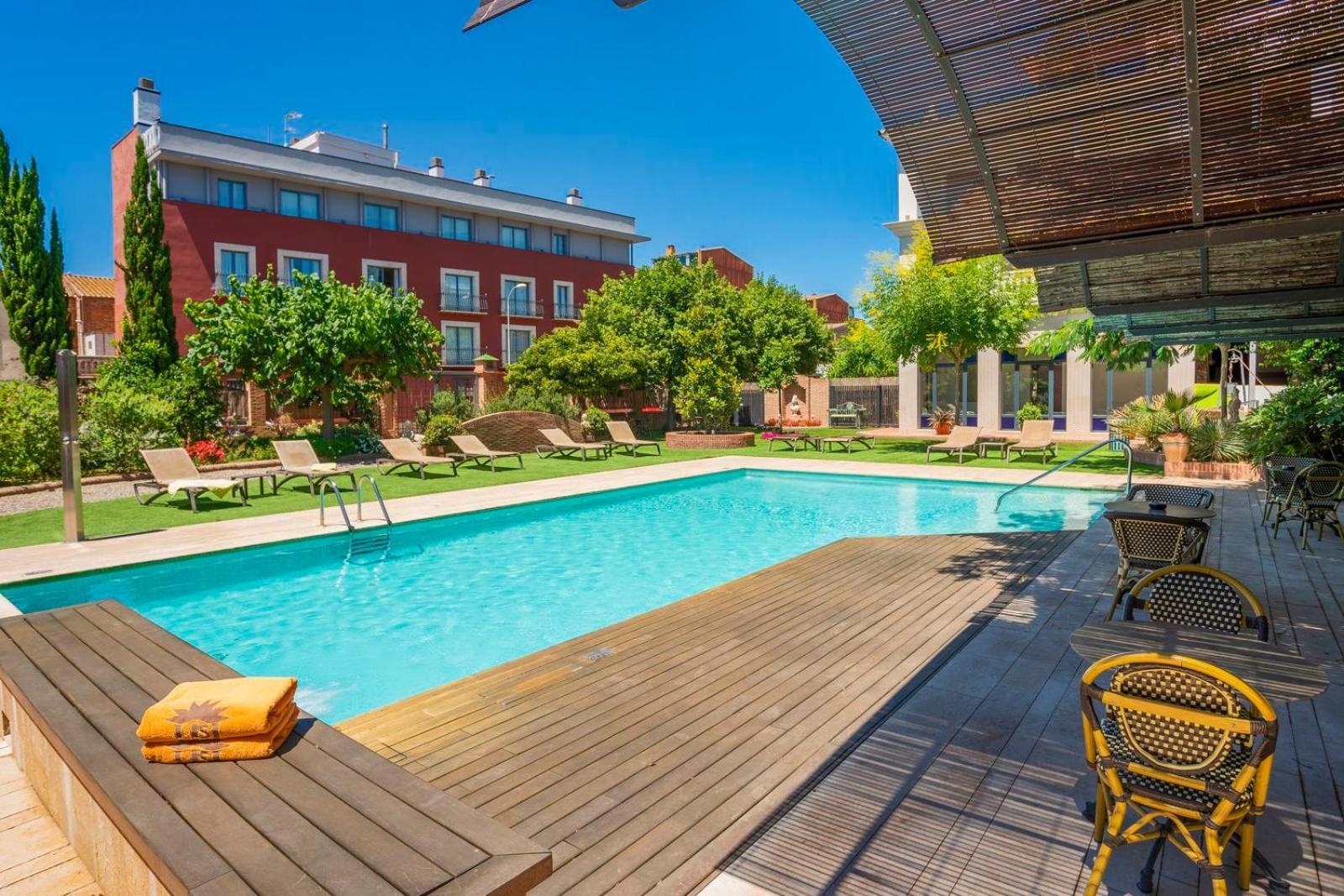 Montbrió del Camp Apartaments Suites Sant Jordi מראה חיצוני תמונה