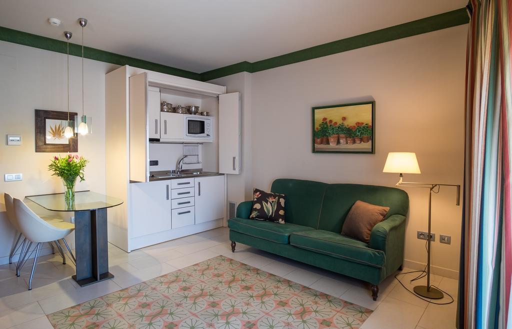 Montbrió del Camp Apartaments Suites Sant Jordi מראה חיצוני תמונה